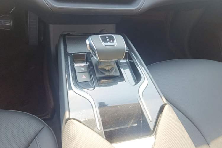 Used Hongqi E-QM5 2022 431 km Charge & Enjoy Edition Gear Lever