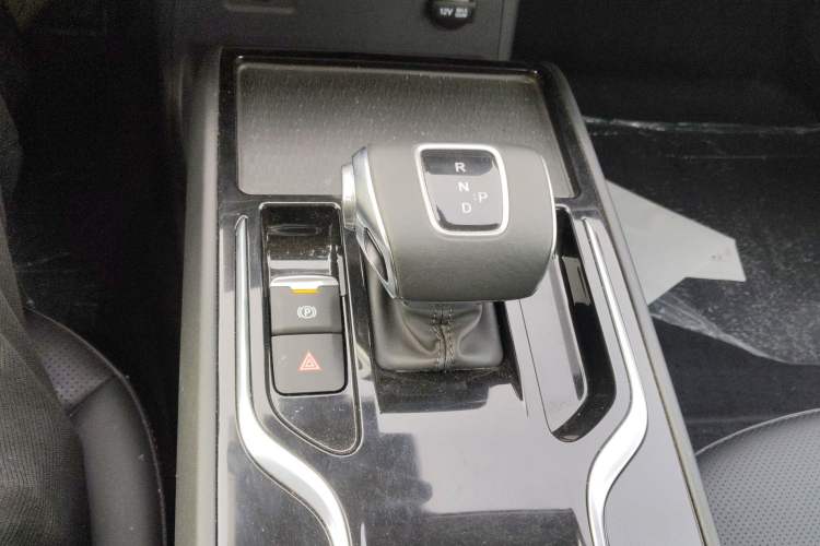 Used Hongqi E-QM5 2022 431 km Charge & Enjoy Edition Gear Lever