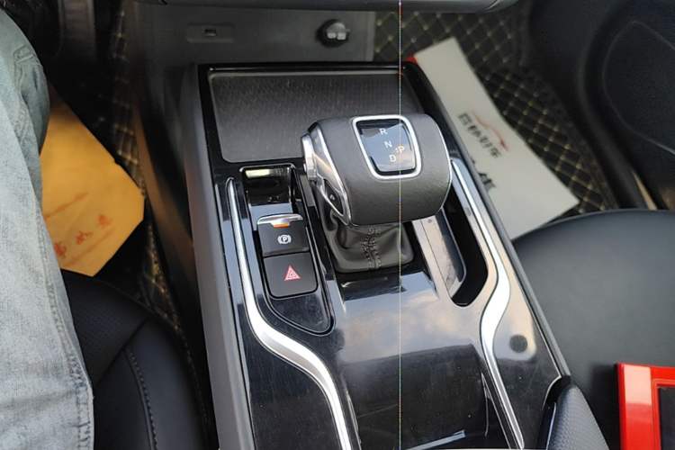 Used Hongqi E-QM5 2022 431 km Charge & Enjoy Edition Gear Lever