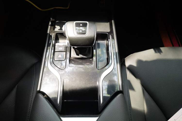 Used Hongqi E-QM5 2022 431 km Charge & Enjoy Edition Gear Lever