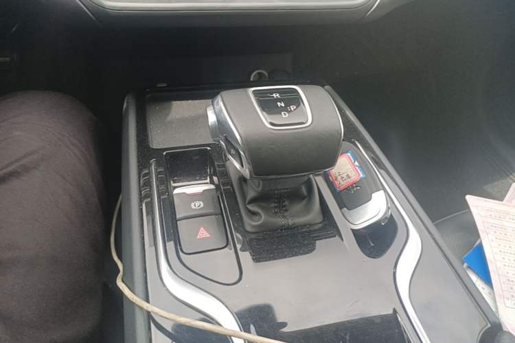 Used Hongqi E-QM5 2022 431 km Charge & Enjoy Edition Gear Lever
