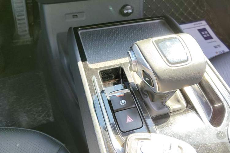 Used Hongqi E-QM5 2022 431 km Charge & Enjoy Edition Gear Lever