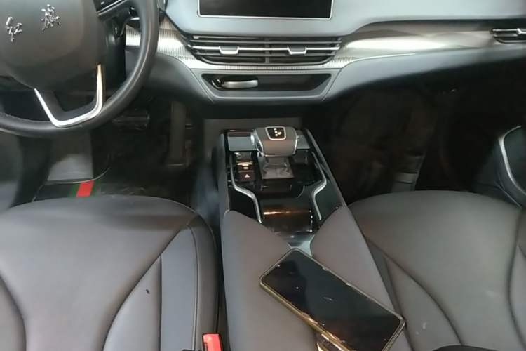 Used Hongqi E-QM5 2022 431 km Charge & Enjoy Edition Gear Lever