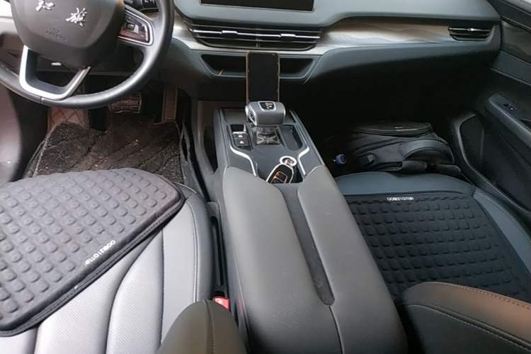Used Hongqi E-QM5 2022 431 km Charge & Enjoy Edition Gear Lever