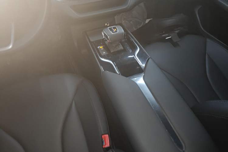 Used Hongqi E-QM5 2022 431 km Charge & Enjoy Edition Gear Lever
