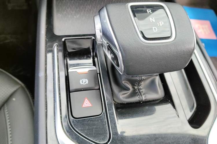 Used Hongqi E-QM5 2022 431 km Charge & Enjoy Edition Gear Lever