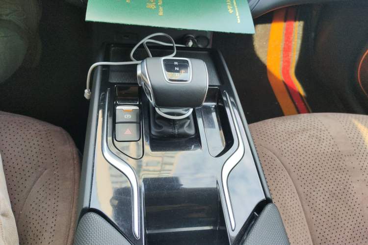 Used Hongqi E-QM5 2022 431 km Charge & Enjoy Edition Gear Lever