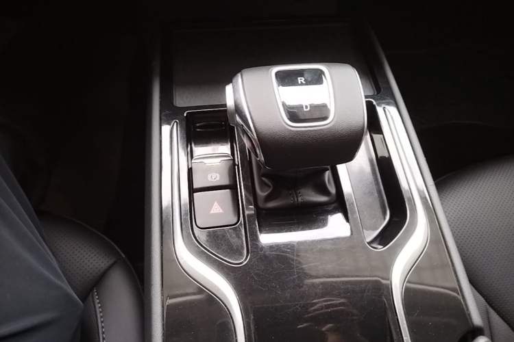 Used Hongqi E-QM5 2022 431 km Charge & Enjoy Edition Gear Lever