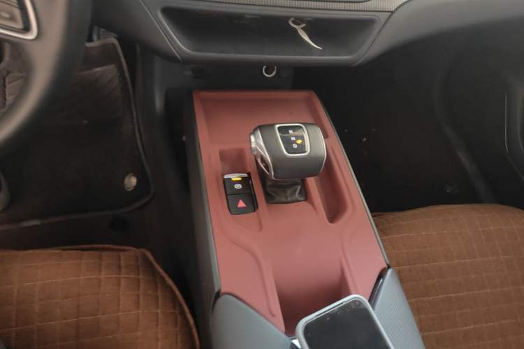 Used Hongqi E-QM5 2022 431 km Charge & Enjoy Edition Gear Lever