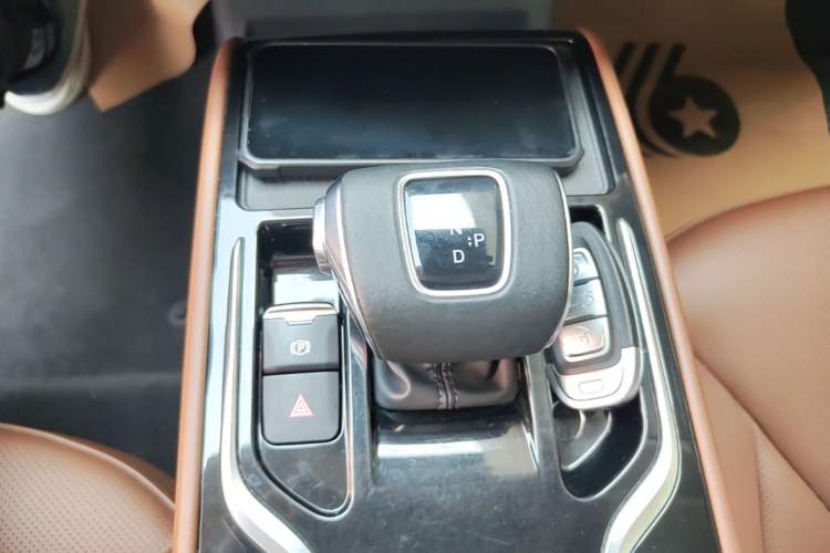 Used Hongqi E-QM5 2022 431 km Charge & Enjoy Edition Gear Lever
