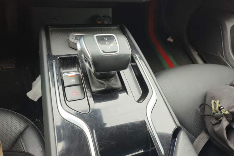 Used Hongqi E-QM5 2022 431 km Charge & Enjoy Edition Gear Lever