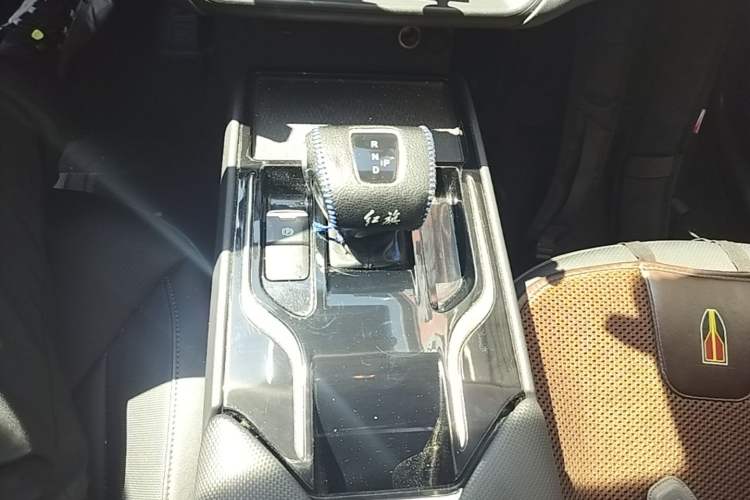 Used Hongqi E-QM5 2022 431 km Charge & Enjoy Edition Gear Lever