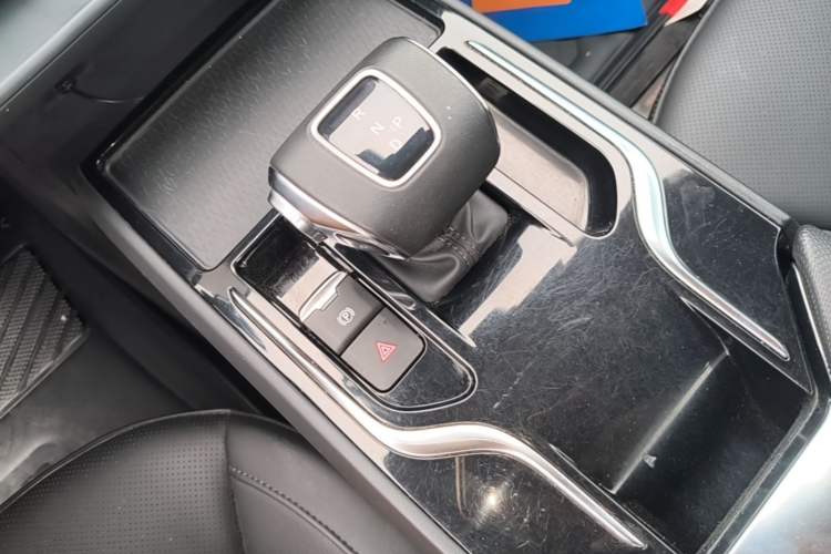 Used Hongqi E-QM5 2022 431 km Charge & Enjoy Edition Gear Lever