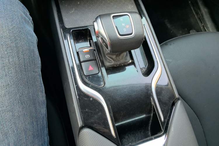 Used Hongqi E-QM5 2022 431 km Charge & Enjoy Edition Gear Lever