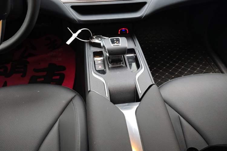 Used Hongqi E-QM5 2022 431 km Charge & Enjoy Edition Gear Lever