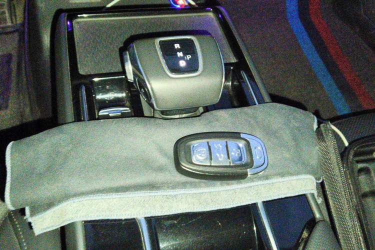 Used Hongqi E-QM5 2022 431 km Charge & Enjoy Edition Gear Lever