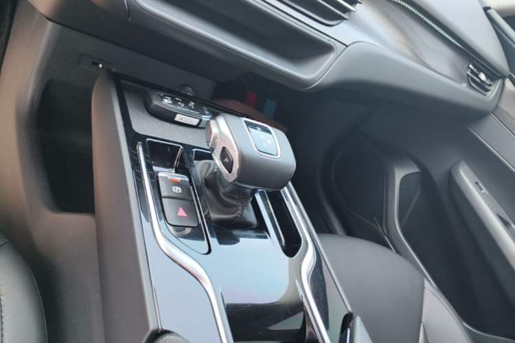Used Hongqi E-QM5 2022 431 km Charge & Enjoy Edition Gear Lever