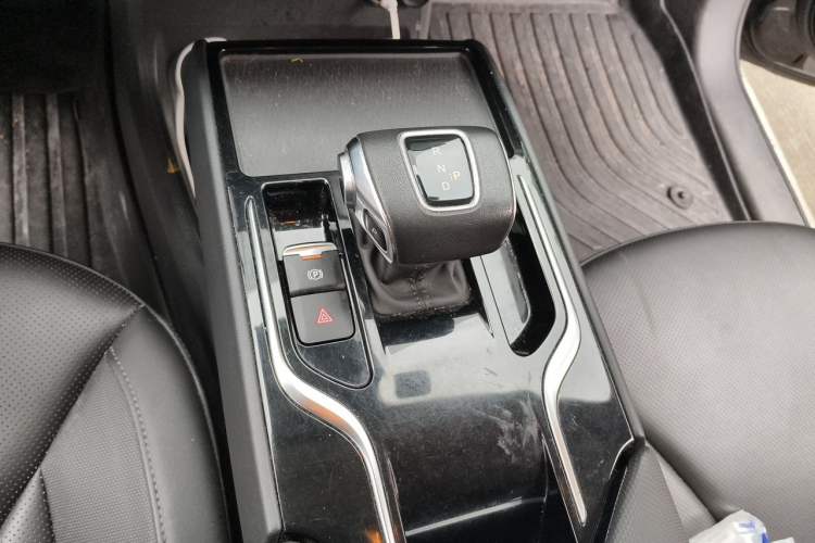 Used Hongqi E-QM5 2022 431 km Charge & Enjoy Edition Gear Lever