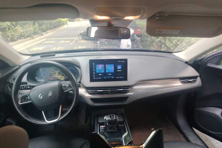 Used Hongqi E-QM5 2022 431 km Charge & Enjoy Edition Headliner