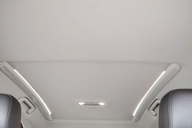 Used Hongqi E-QM5 2022 431 km Charge & Enjoy Edition Headliner