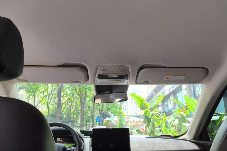 Used Hongqi E-QM5 2022 431 km Charge & Enjoy Edition Headliner