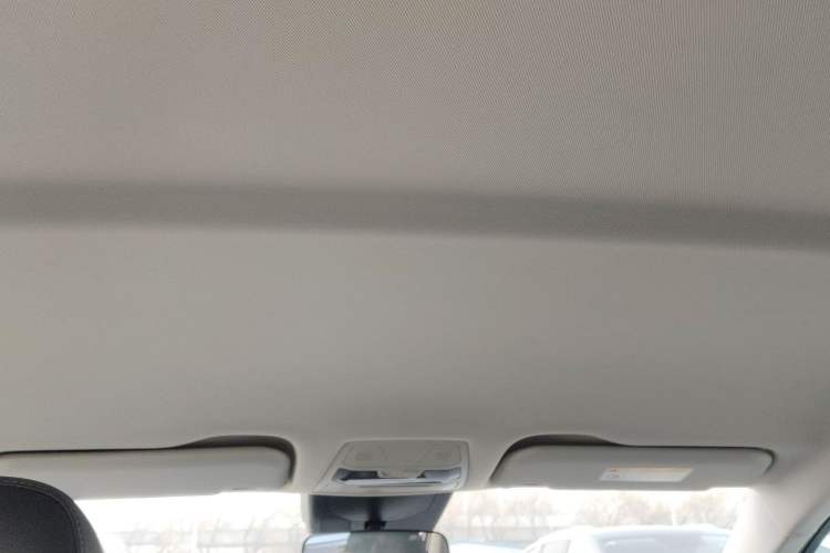 Used Hongqi E-QM5 2022 431 km Charge & Enjoy Edition Headliner