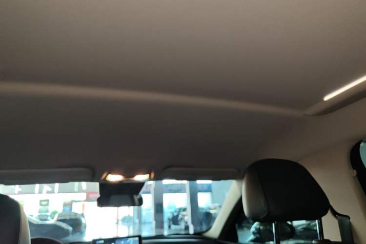 Used Hongqi E-QM5 2022 431 km Charge & Enjoy Edition Headliner