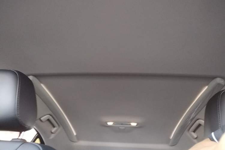 Used Hongqi E-QM5 2022 431 km Charge & Enjoy Edition Headliner