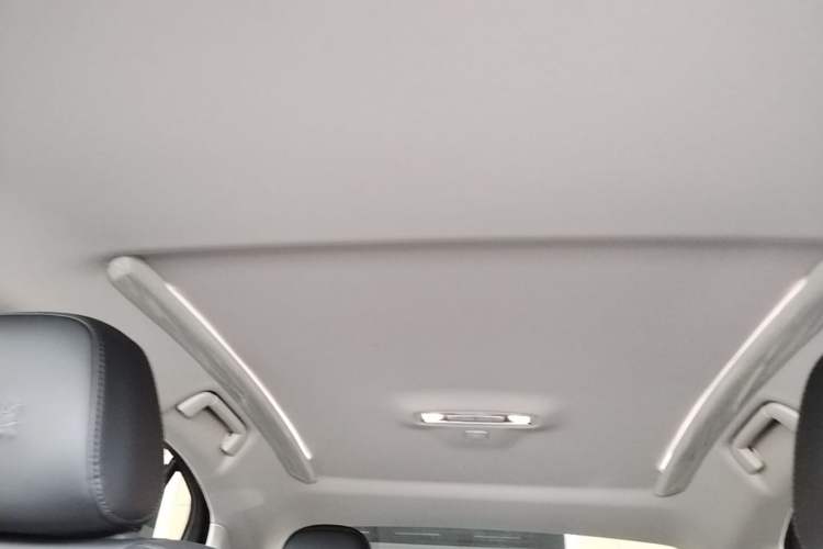 Used Hongqi E-QM5 2022 431 km Charge & Enjoy Edition Headliner