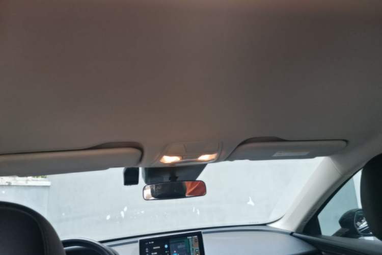 Used Hongqi E-QM5 2022 431 km Charge & Enjoy Edition Headliner