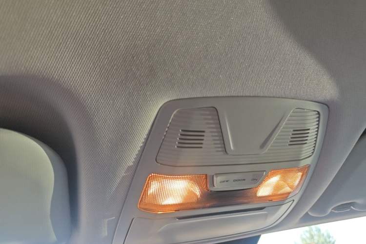 Used Hongqi E-QM5 2022 431 km Charge & Enjoy Edition Headliner