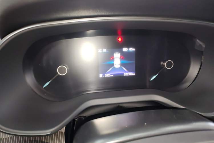 Used Hongqi E-QM5 2022 431 km Charge & Enjoy Edition Instrument Cluster