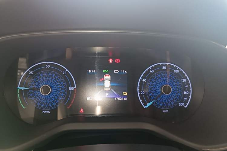 Used Hongqi E-QM5 2022 431 km Charge & Enjoy Edition Instrument Cluster