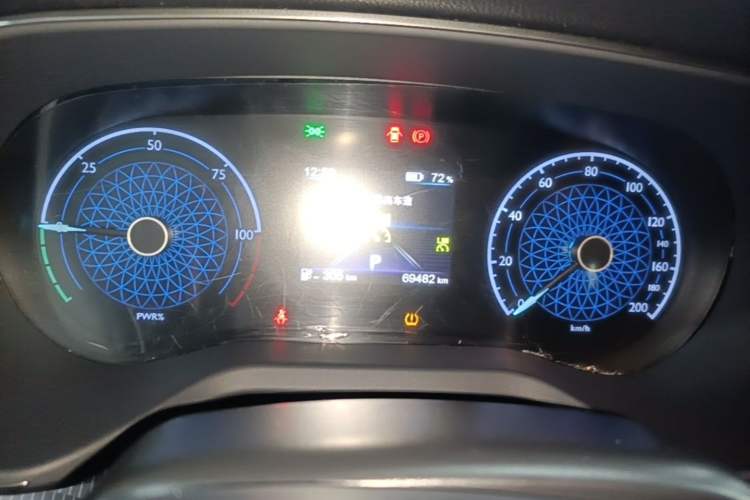 Used Hongqi E-QM5 2022 431 km Charge & Enjoy Edition Instrument Cluster