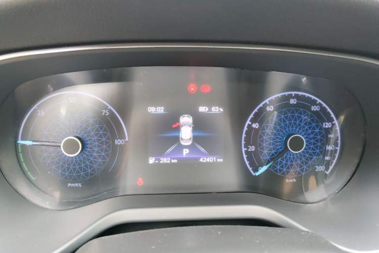 Used Hongqi E-QM5 2022 431 km Charge & Enjoy Edition Instrument Cluster