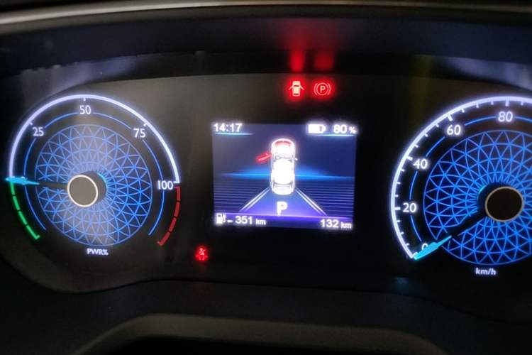Used Hongqi E-QM5 2022 431 km Charge & Enjoy Edition Instrument Cluster