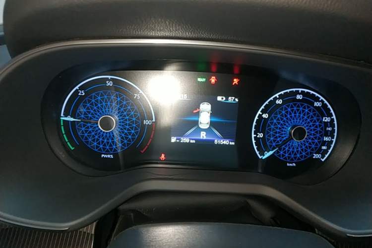 Used Hongqi E-QM5 2022 431 km Charge & Enjoy Edition Instrument Cluster