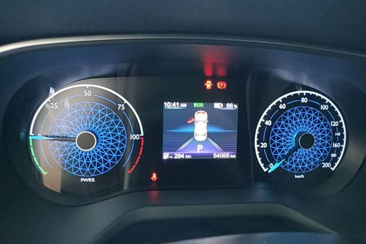 Used Hongqi E-QM5 2022 431 km Charge & Enjoy Edition Instrument Cluster