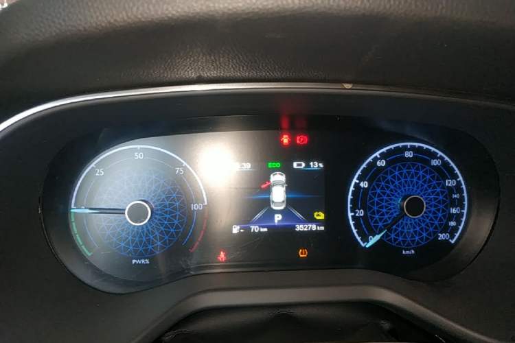 Used Hongqi E-QM5 2022 431 km Charge & Enjoy Edition Instrument Cluster