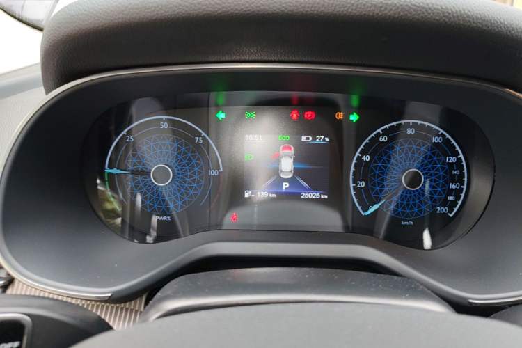 Used Hongqi E-QM5 2022 431 km Charge & Enjoy Edition Instrument Cluster