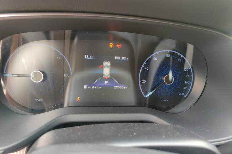 Used Hongqi E-QM5 2022 431 km Charge & Enjoy Edition Instrument Cluster