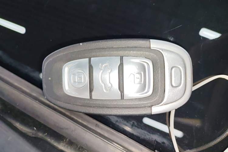 Used Hongqi E-QM5 2022 431 km Charge & Enjoy Edition Interior 1