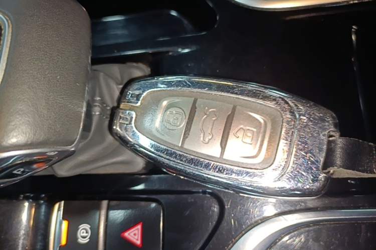 Used Hongqi E-QM5 2022 431 km Charge & Enjoy Edition Interior 1