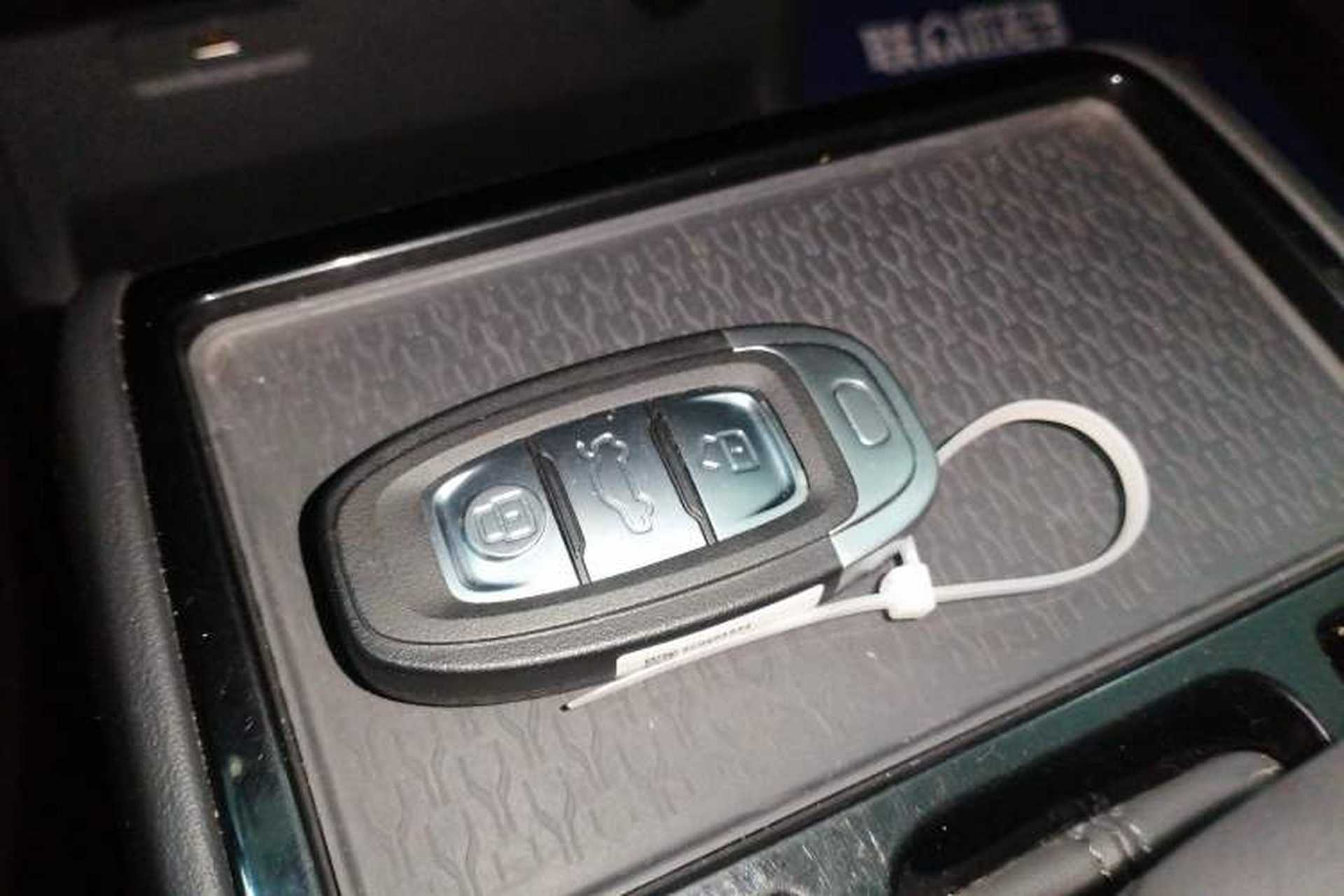 Used Hongqi E-QM5 2022 431 km Charge & Enjoy Edition Interior 1