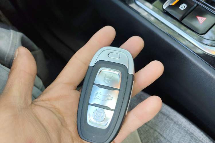 Used Hongqi E-QM5 2022 431 km Charge & Enjoy Edition Interior 1