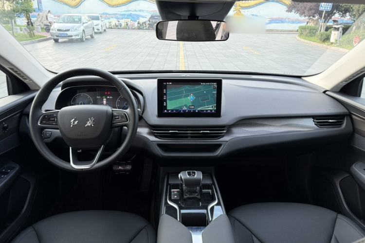 Used Hongqi E-QM5 2022 431 km Charge & Enjoy Edition Interior 1