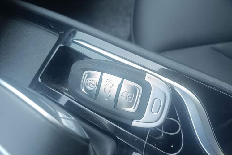 Used Hongqi E-QM5 2022 431 km Charge & Enjoy Edition Interior 1