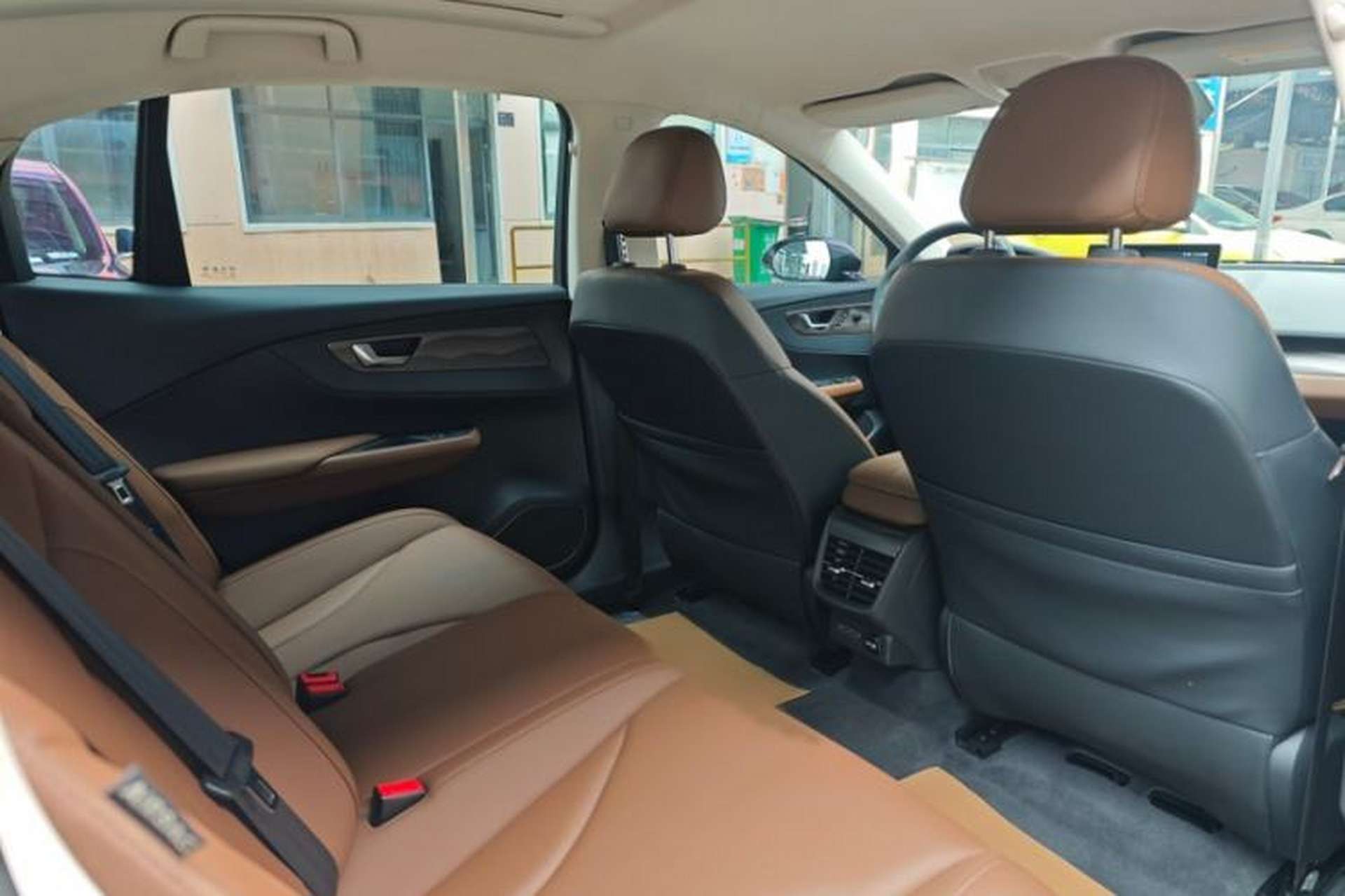 Used Hongqi E-QM5 2022 431 km Charge & Enjoy Edition Interior 2