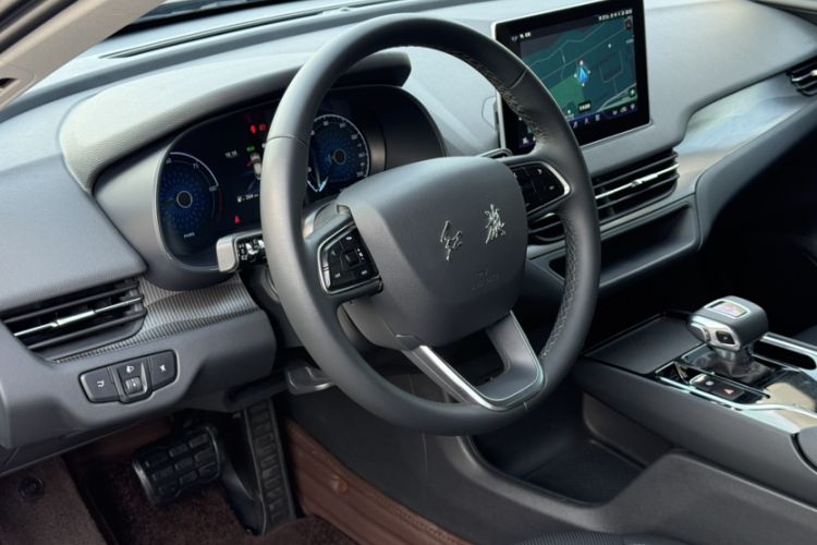 Used Hongqi E-QM5 2022 431 km Charge & Enjoy Edition Interior 2