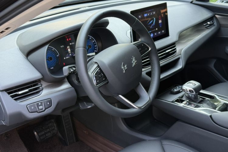 Used Hongqi E-QM5 2022 431 km Charge & Enjoy Edition Interior 3